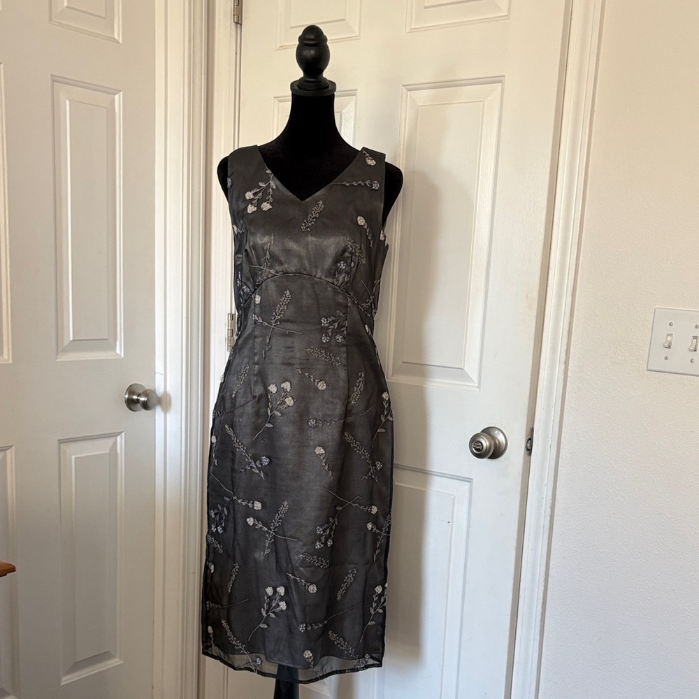 Carol Anderson Collection silk silver-gray embroidered 90s dress.